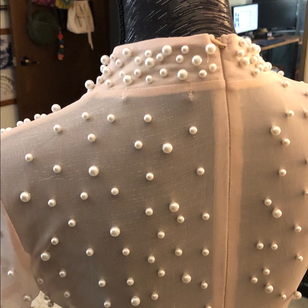 Nude Pearls with Black Maxi - Picture 4 of 7